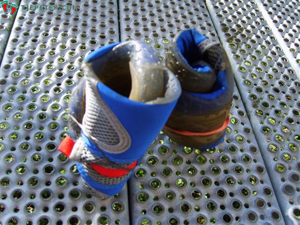 Flexibility of aqua shoes